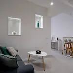 Ormesini Private Courtyard Apartment
