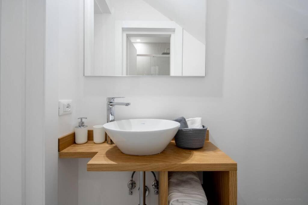Apartament Ormesini Private Courtyard Apartment *