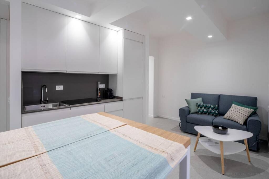 Ormesini Private Courtyard Apartment Apartament Wenecja