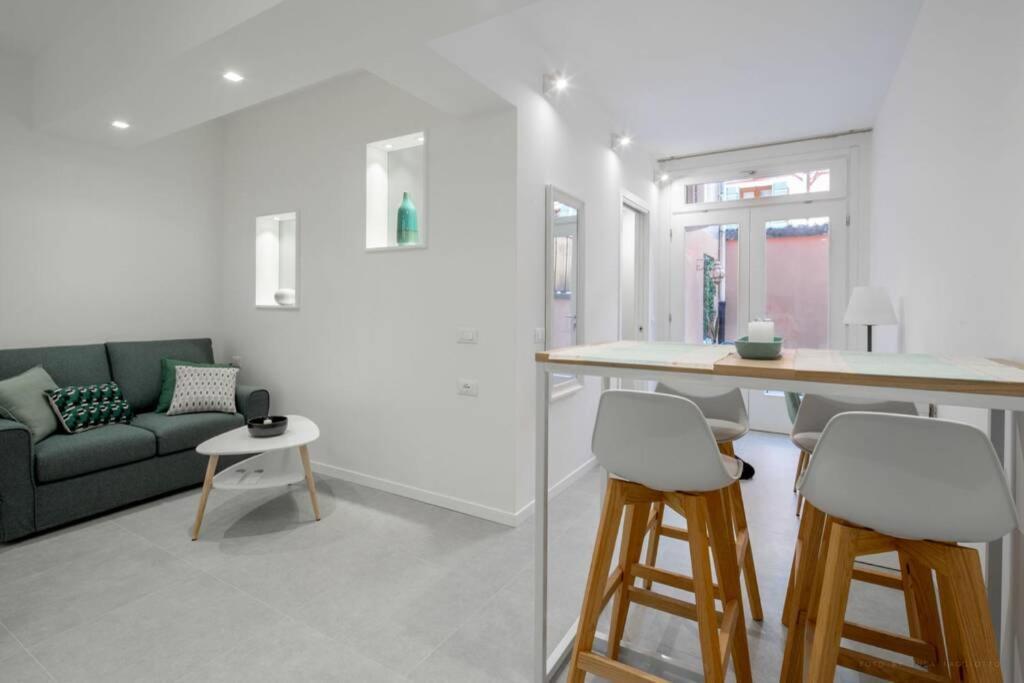 Apartament Ormesini Private Courtyard Apartment Wenecja